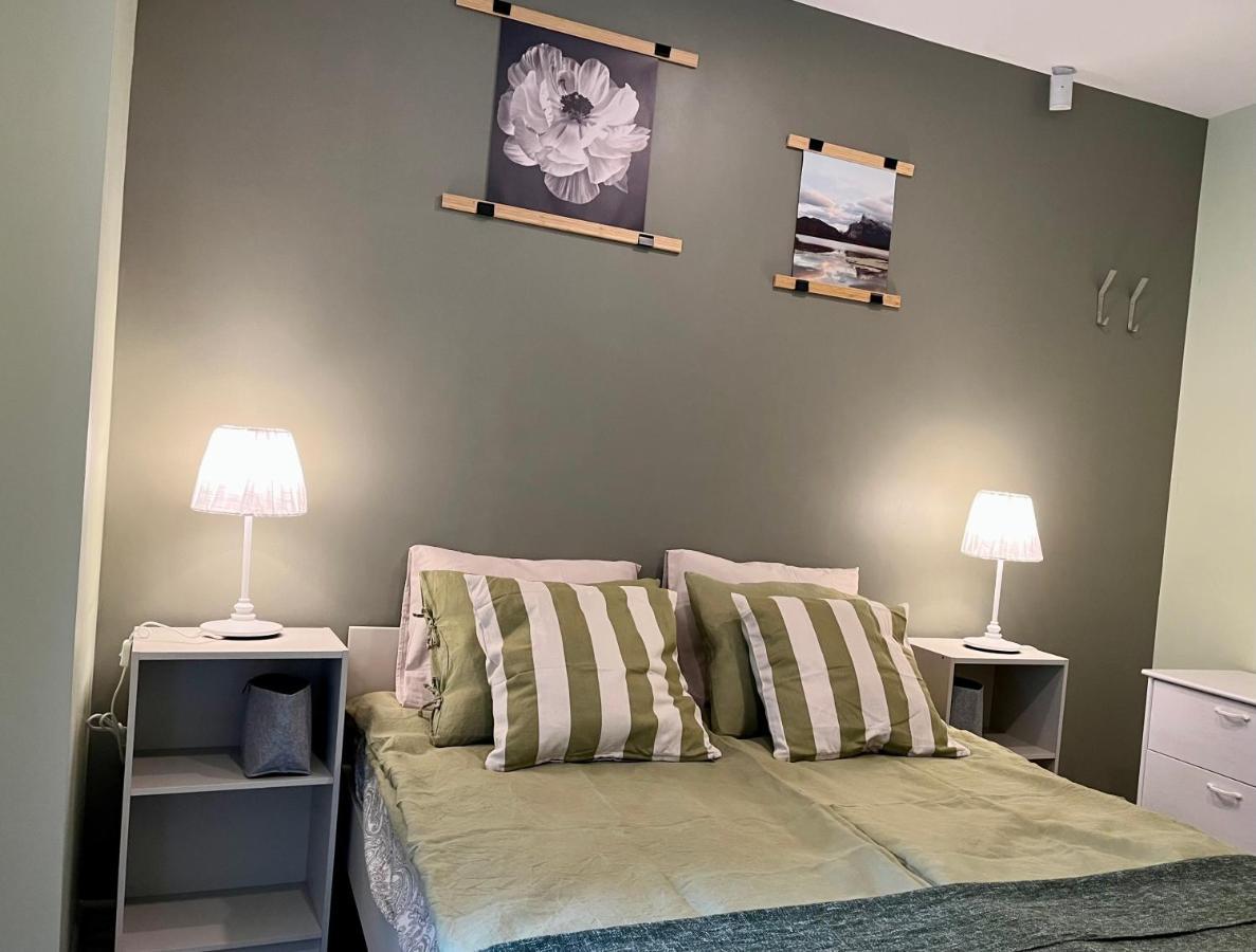 Cozy Vibes Like Home It Is Quiet Apartment With Three Bedrooms Ryga Zewnętrze zdjęcie