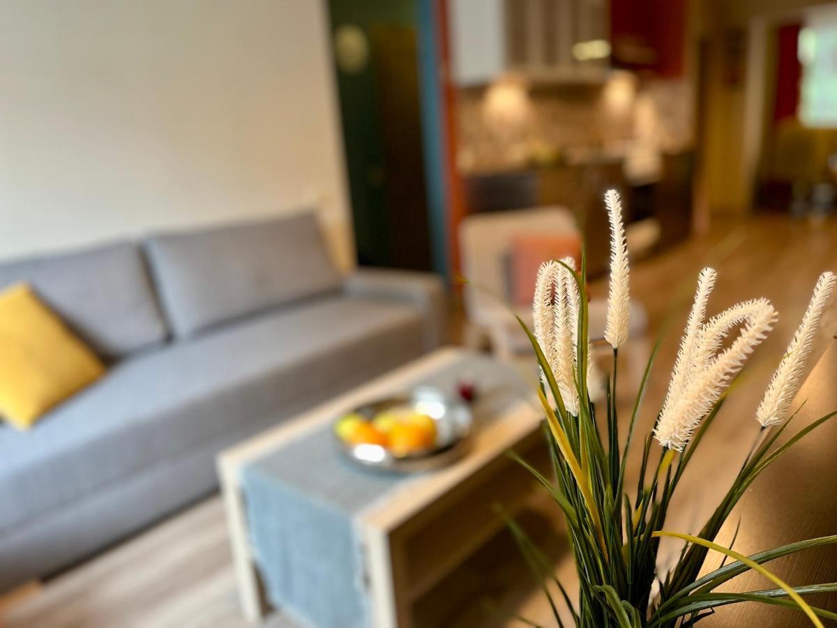 Cozy Vibes Like Home It Is Quiet Apartment With Three Bedrooms Ryga Zewnętrze zdjęcie