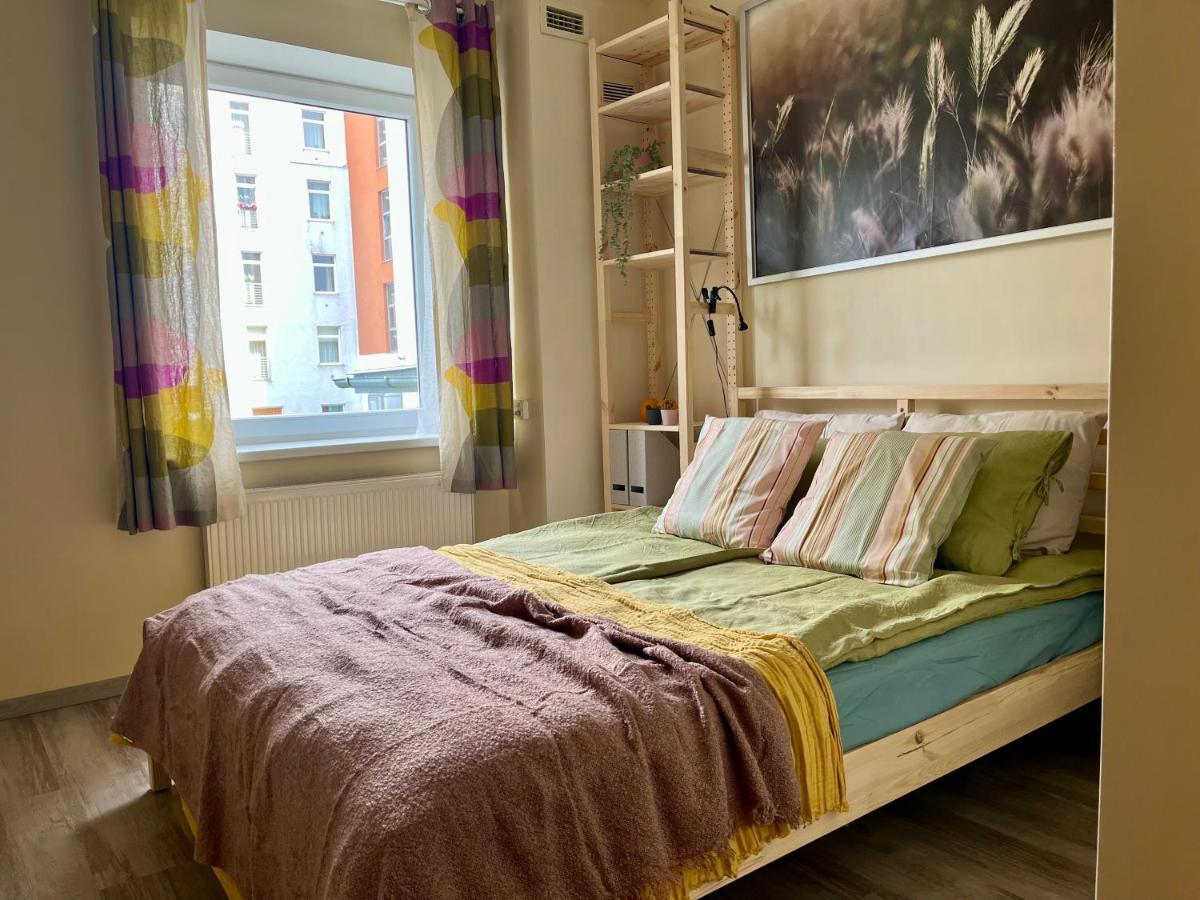 Cozy Vibes Like Home It Is Quiet Apartment With Three Bedrooms Ryga Zewnętrze zdjęcie