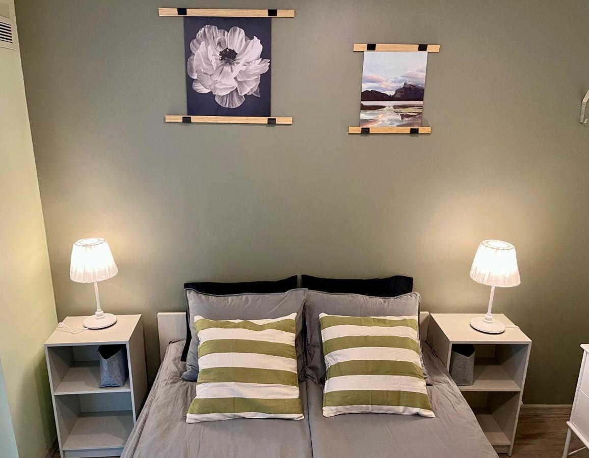 Cozy Vibes Like Home It Is Quiet Apartment With Three Bedrooms Ryga Zewnętrze zdjęcie
